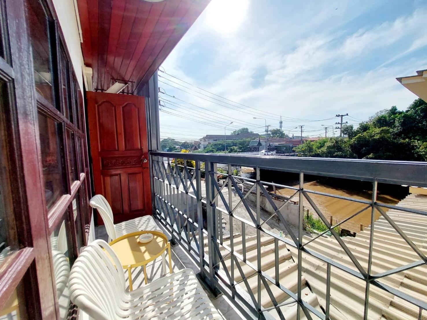 Albergue Hello Sunshine Phra Nakhon Si Ayutthaya Exterior foto