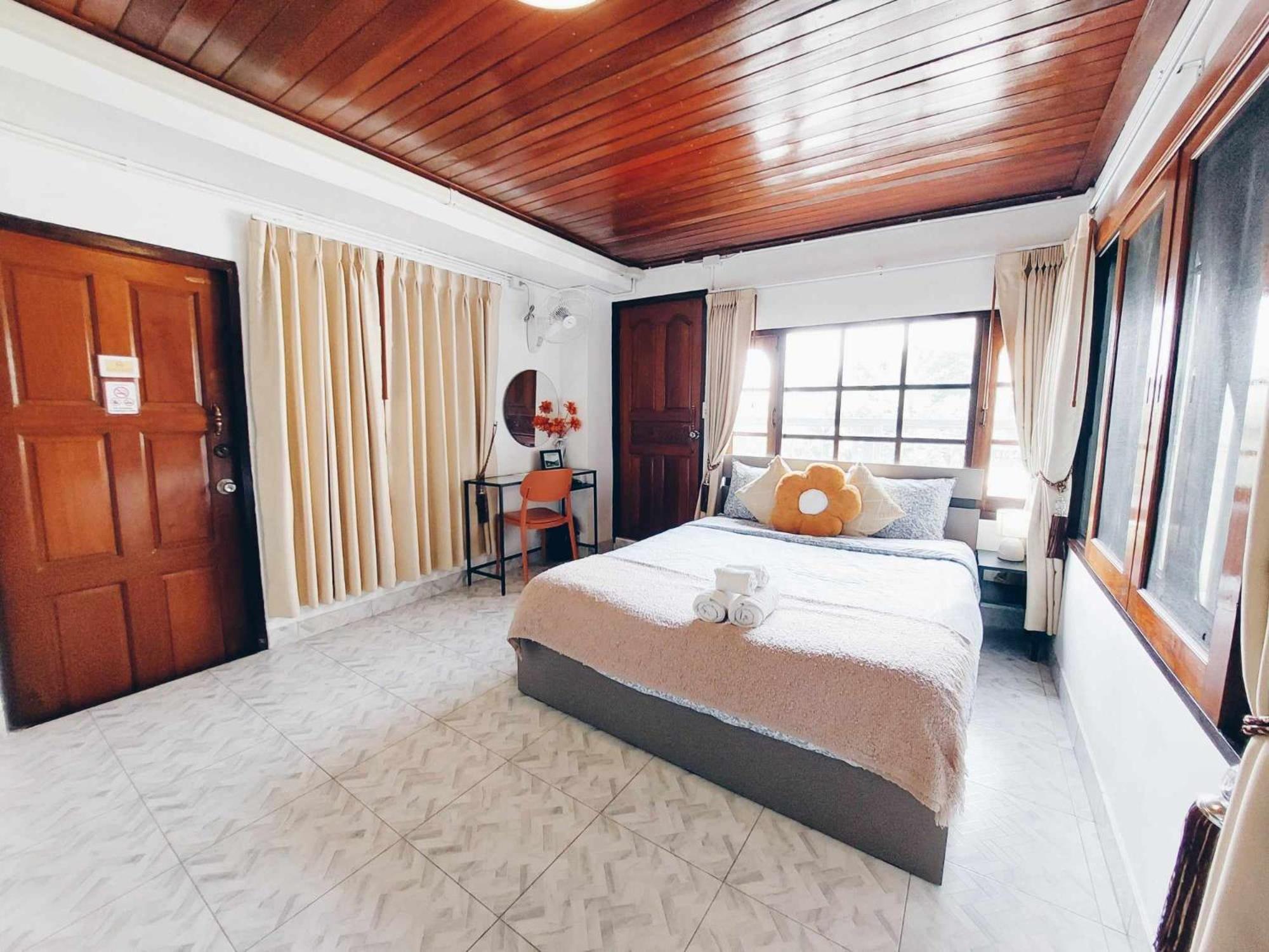 Albergue Hello Sunshine Phra Nakhon Si Ayutthaya Exterior foto
