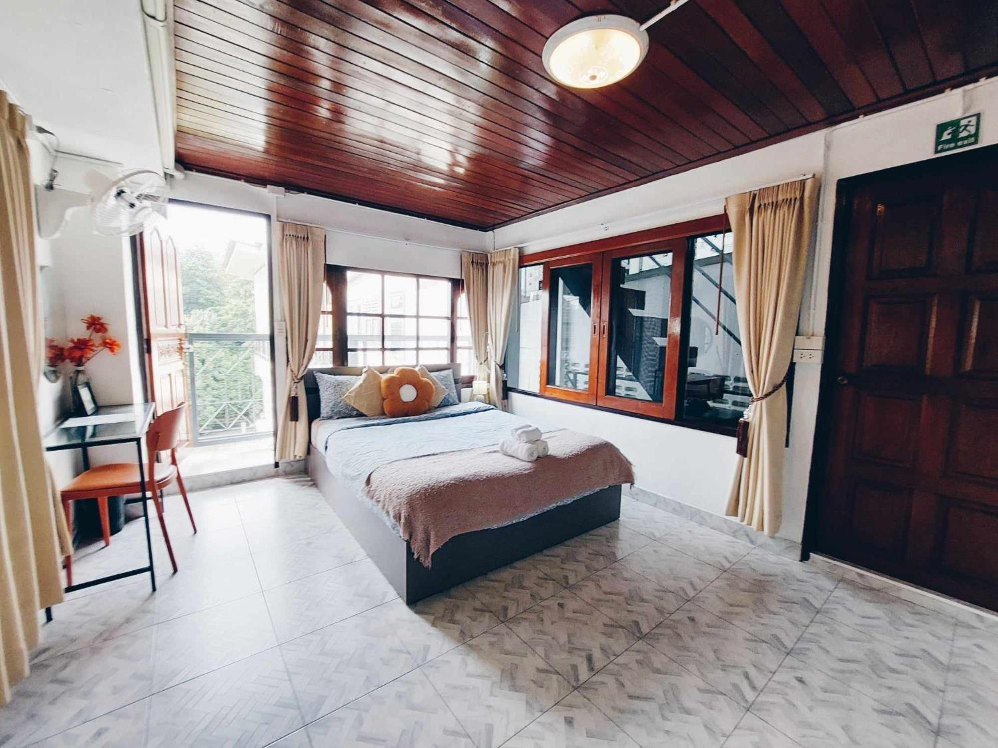 Albergue Hello Sunshine Phra Nakhon Si Ayutthaya Exterior foto