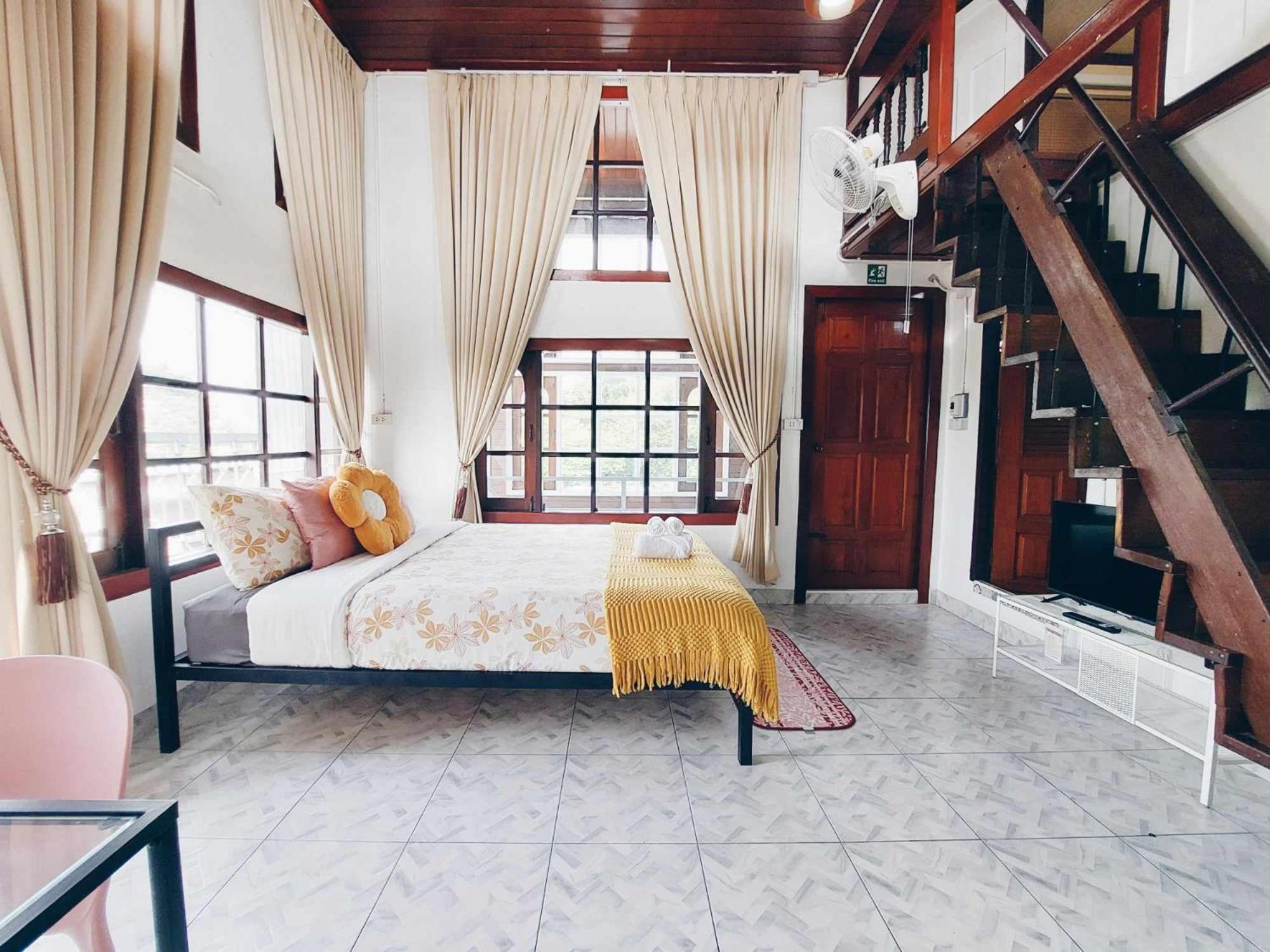 Albergue Hello Sunshine Phra Nakhon Si Ayutthaya Exterior foto
