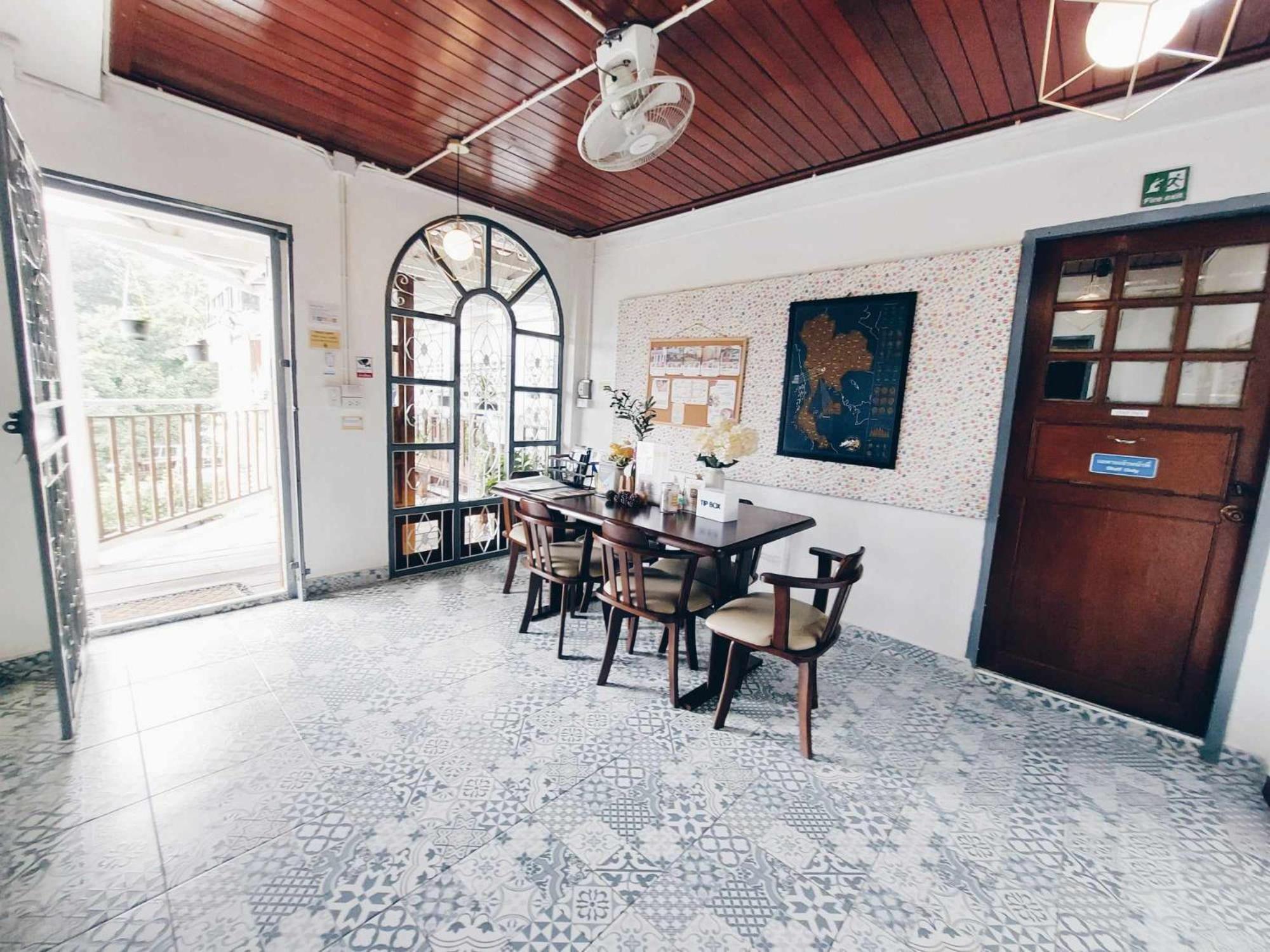 Albergue Hello Sunshine Phra Nakhon Si Ayutthaya Exterior foto